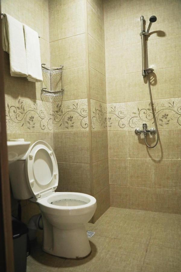 Hotel Estonia Two Kobuleti Bagian luar foto