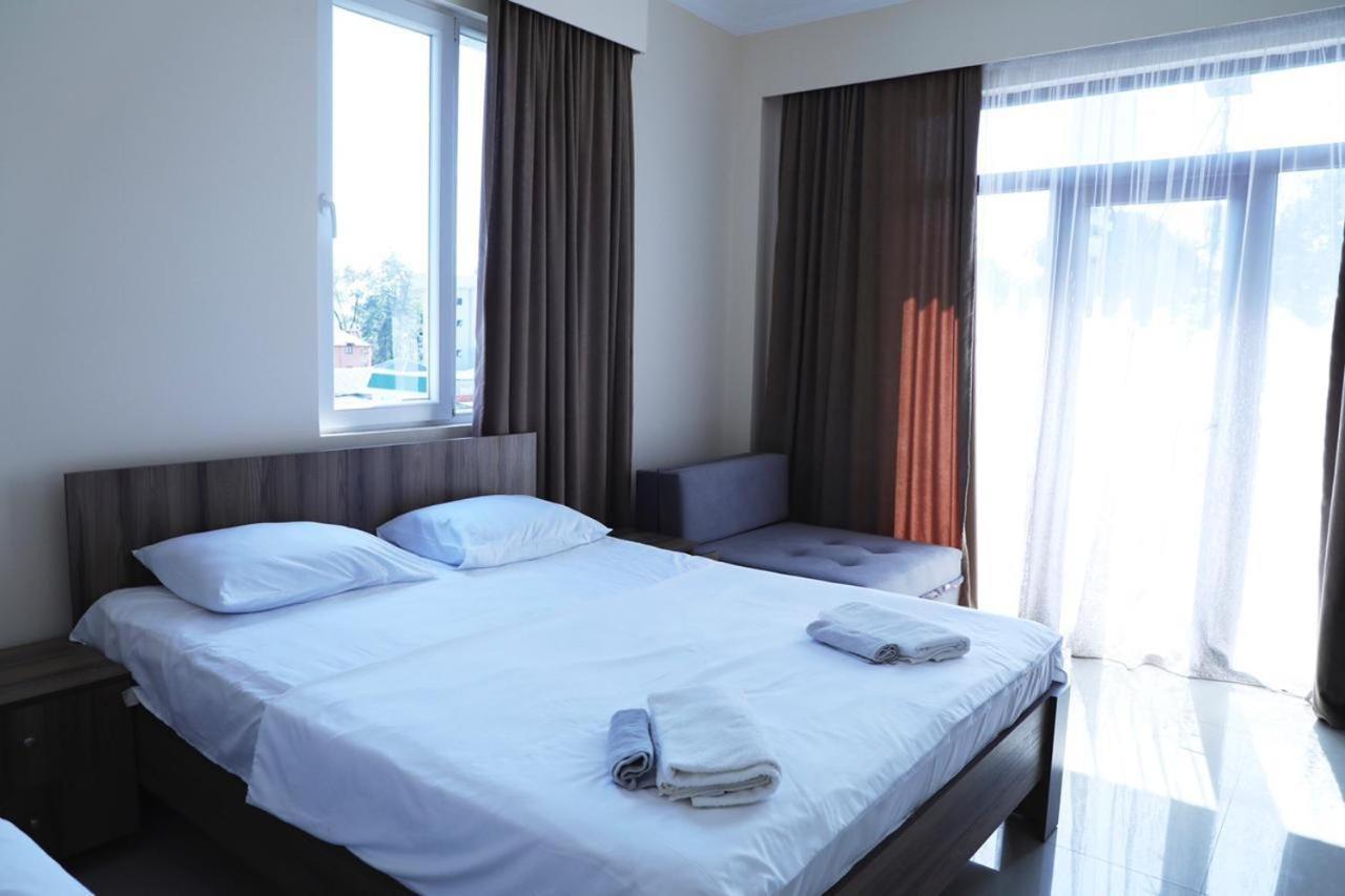 Hotel Estonia Two Kobuleti Bagian luar foto