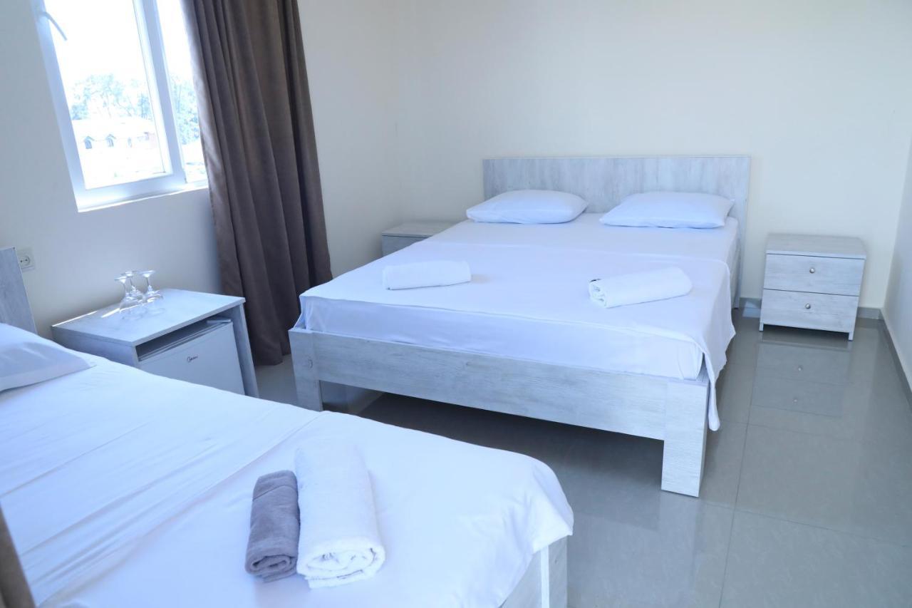 Hotel Estonia Two Kobuleti Bagian luar foto